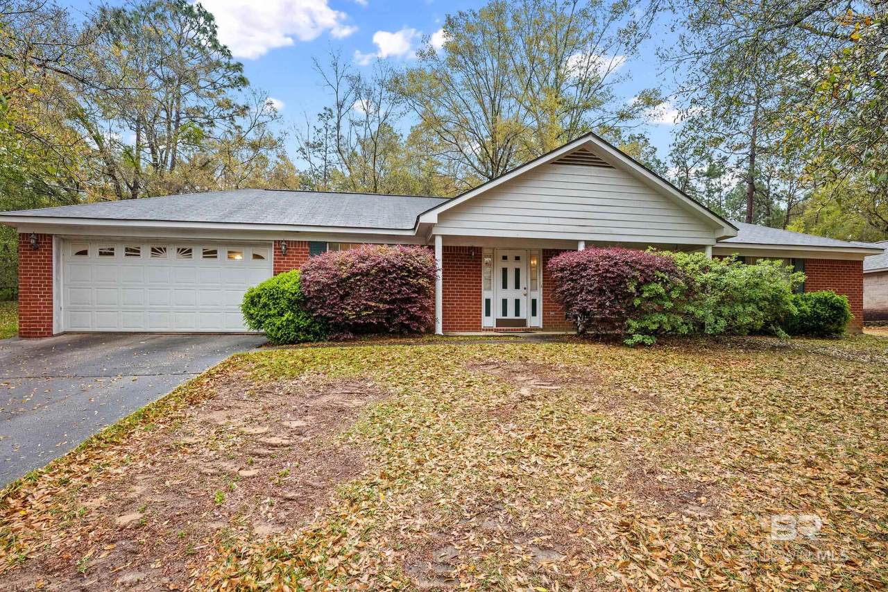 161 Robbins Boulevard - Photo 1