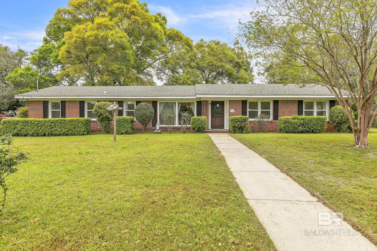 5062 Chauntecleer Court - Photo 1