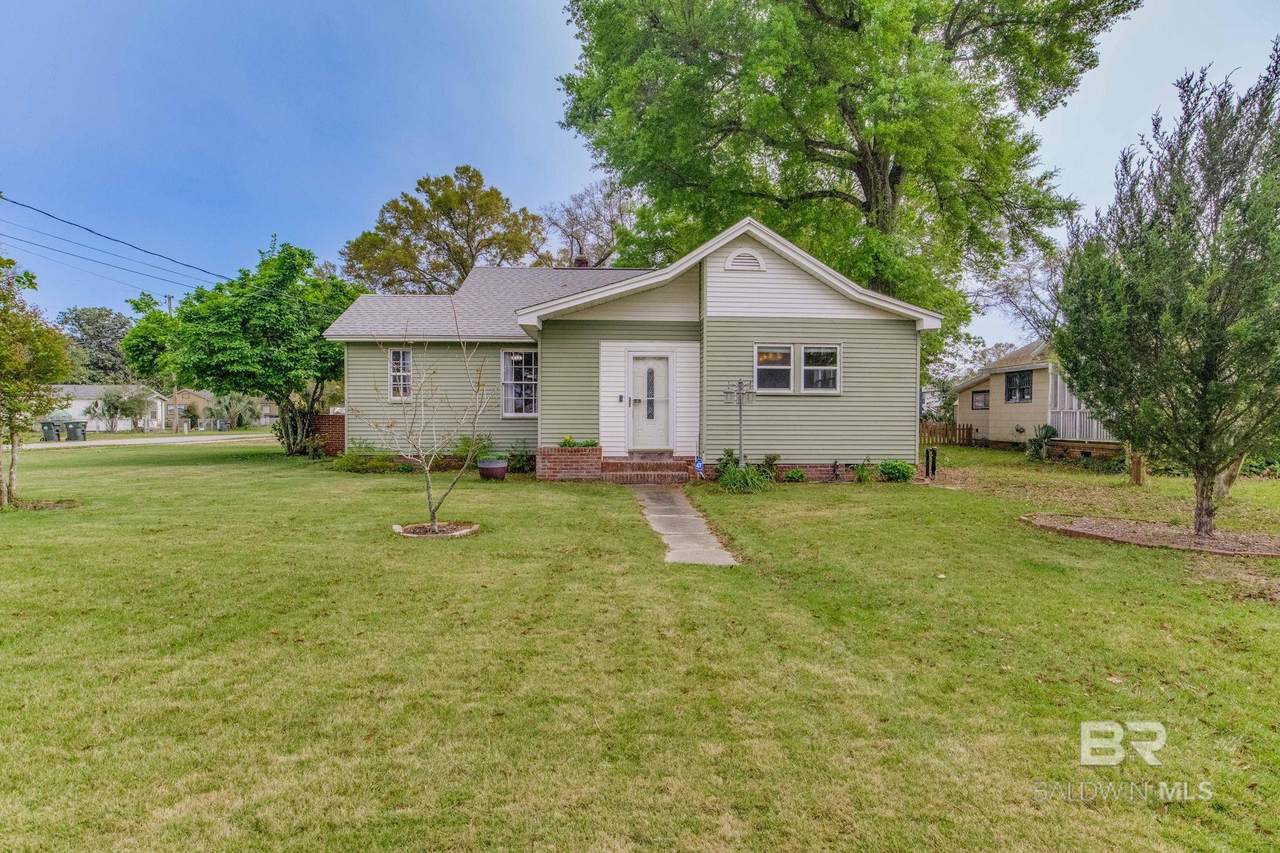 1301 Poppy Avenue - Photo 1