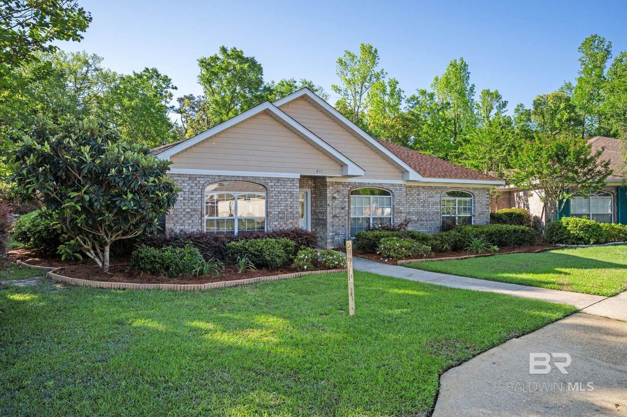 215 Savannah Circle - Photo 1