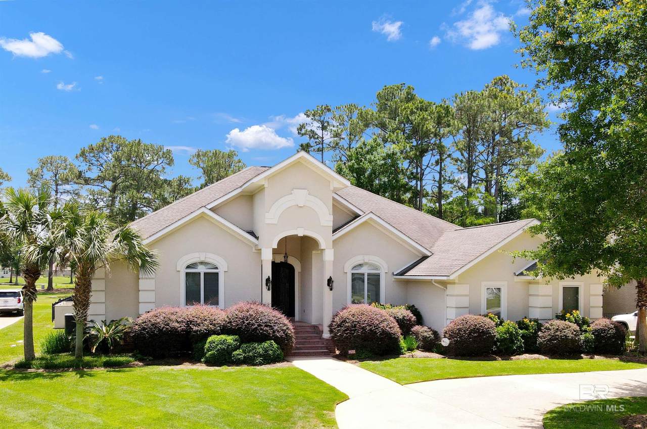 613 Wedgewood Drive - Photo 1