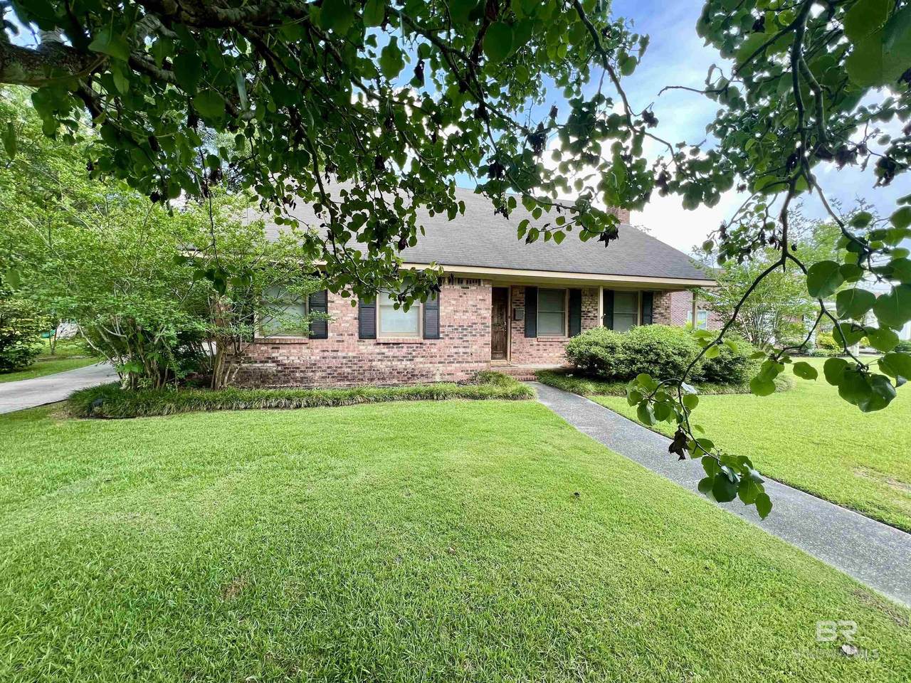 506 Evergreen Avenue - Photo 1