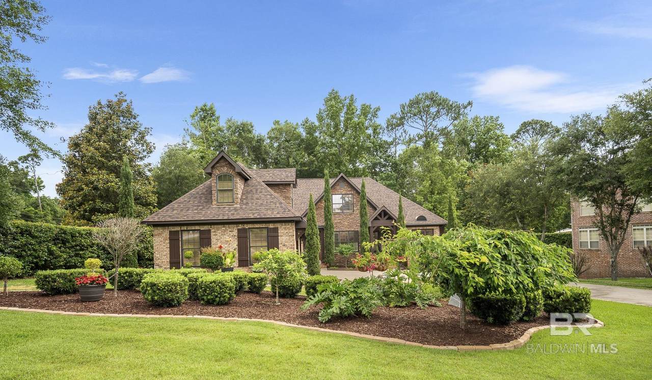 10055 Rosewood Lane - Photo 1