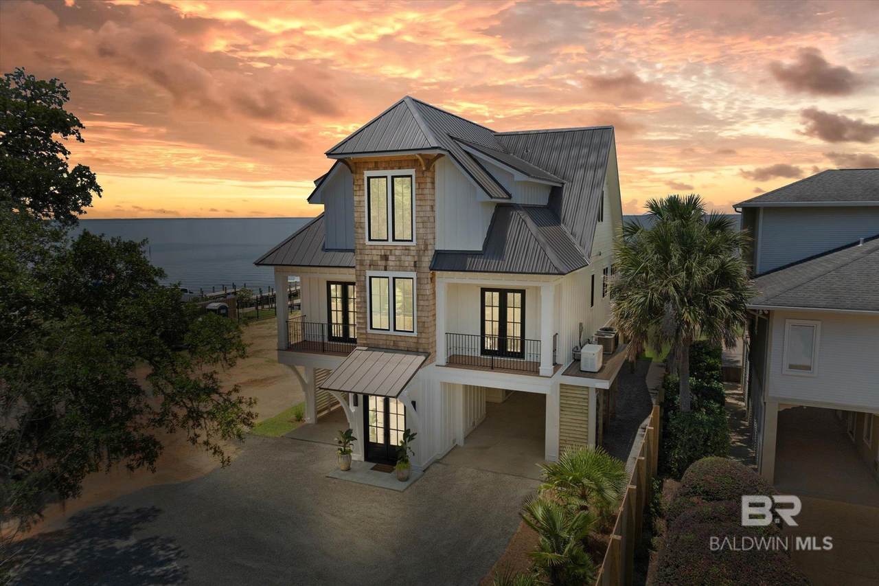 3 Pier Avenue - Photo 1
