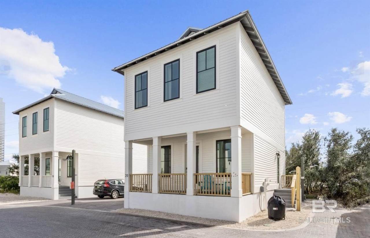 20 West Gate - Photo 1