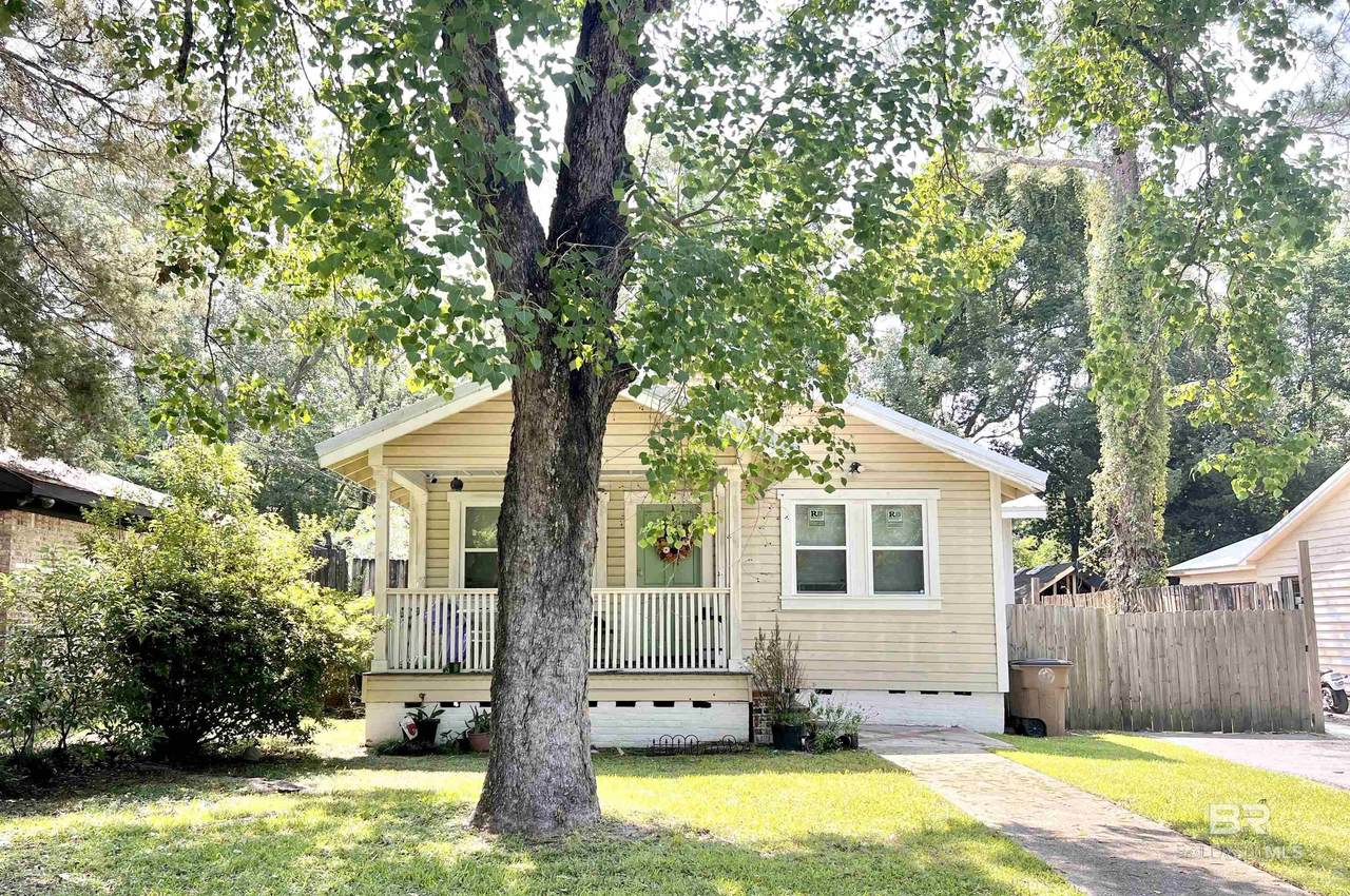 565 Seminole Street - Photo 1
