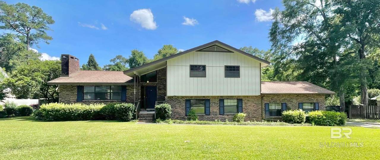 104 Fairway Drive - Photo 1