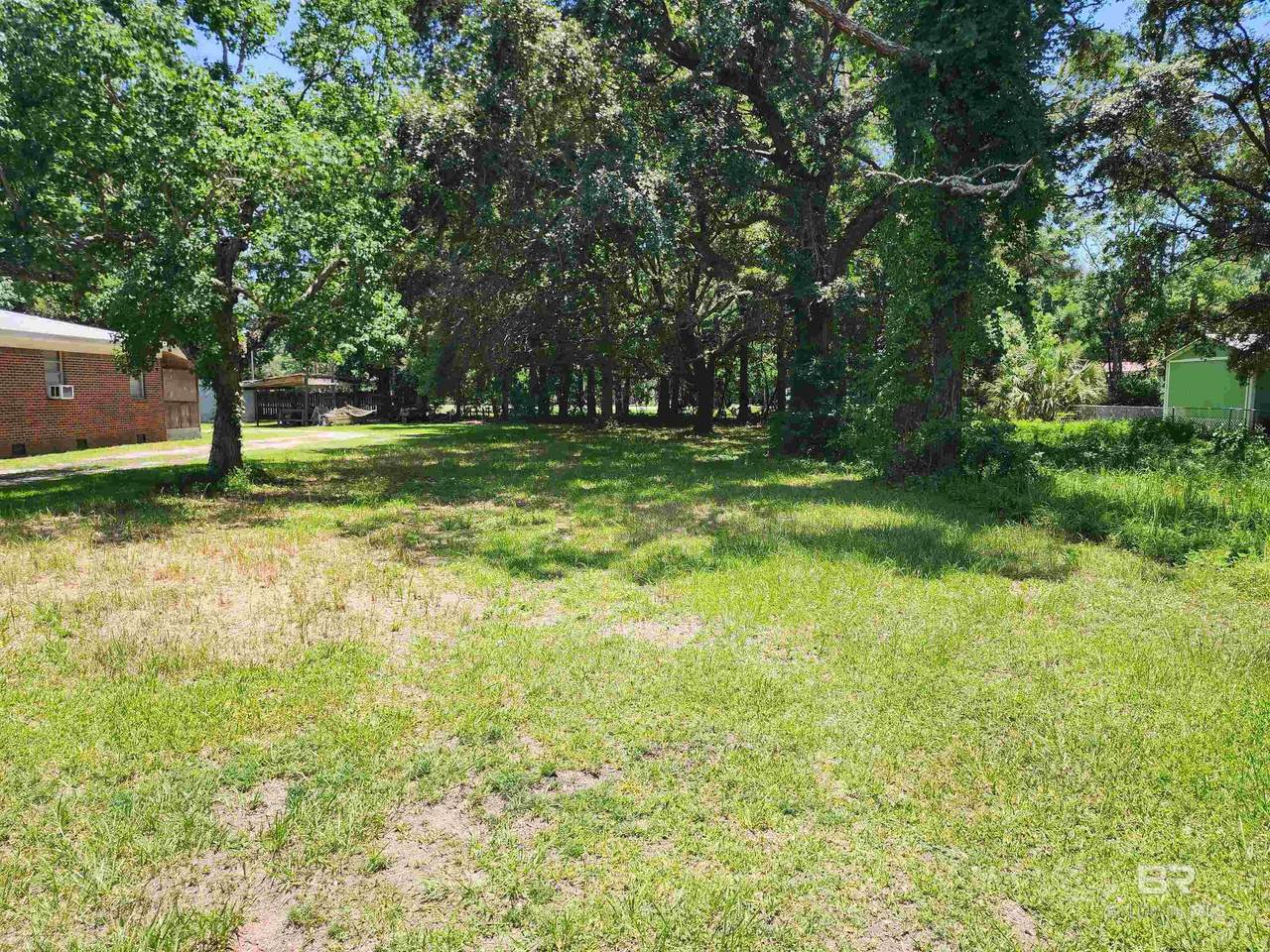 911 Cadillac Avenue - Photo 1