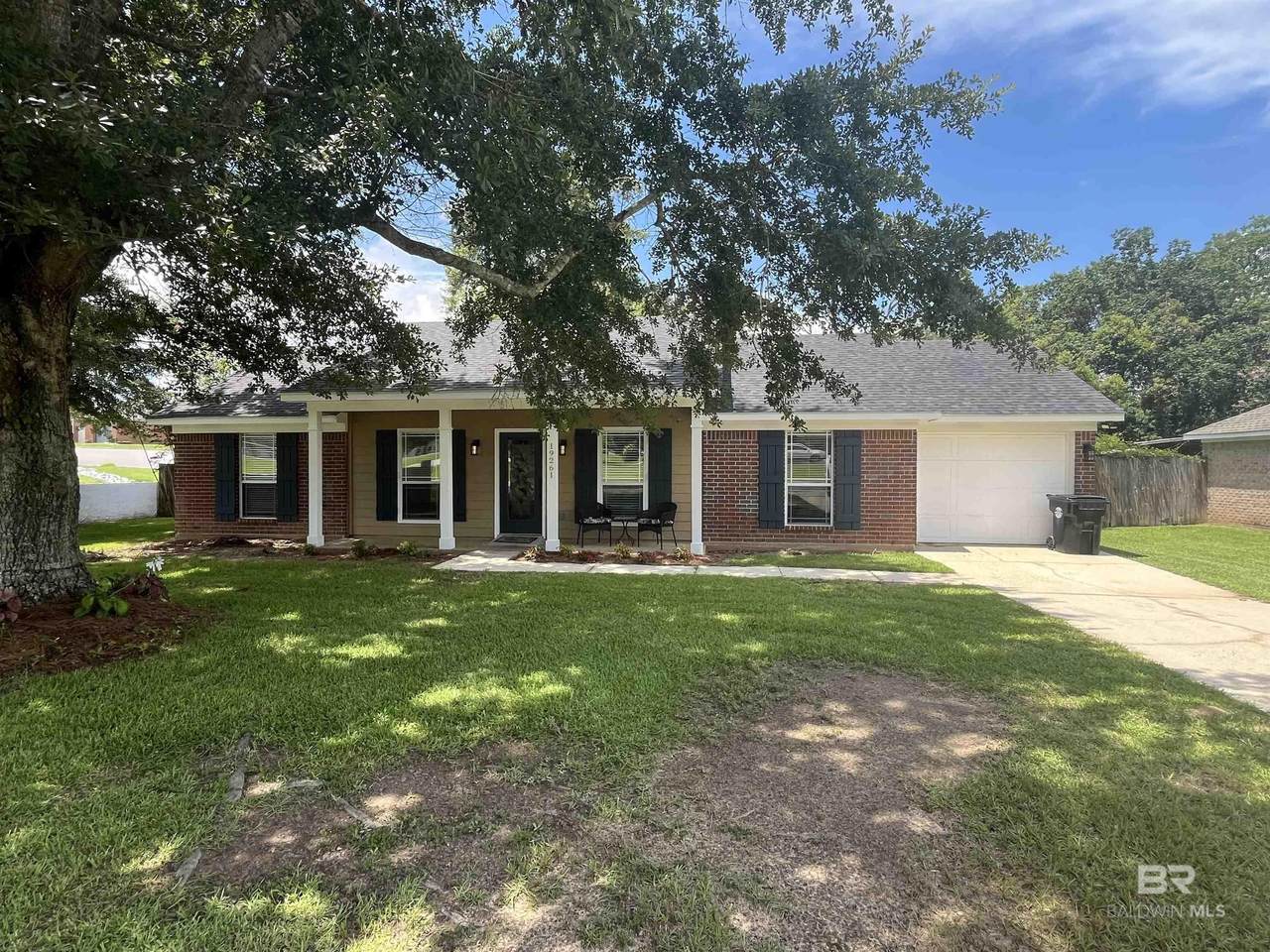 19261 Oak Hillcrest Drive - Photo 1