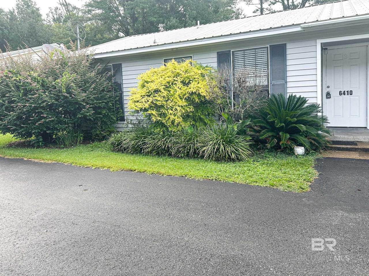 6410 Schoel Lane - Photo 1