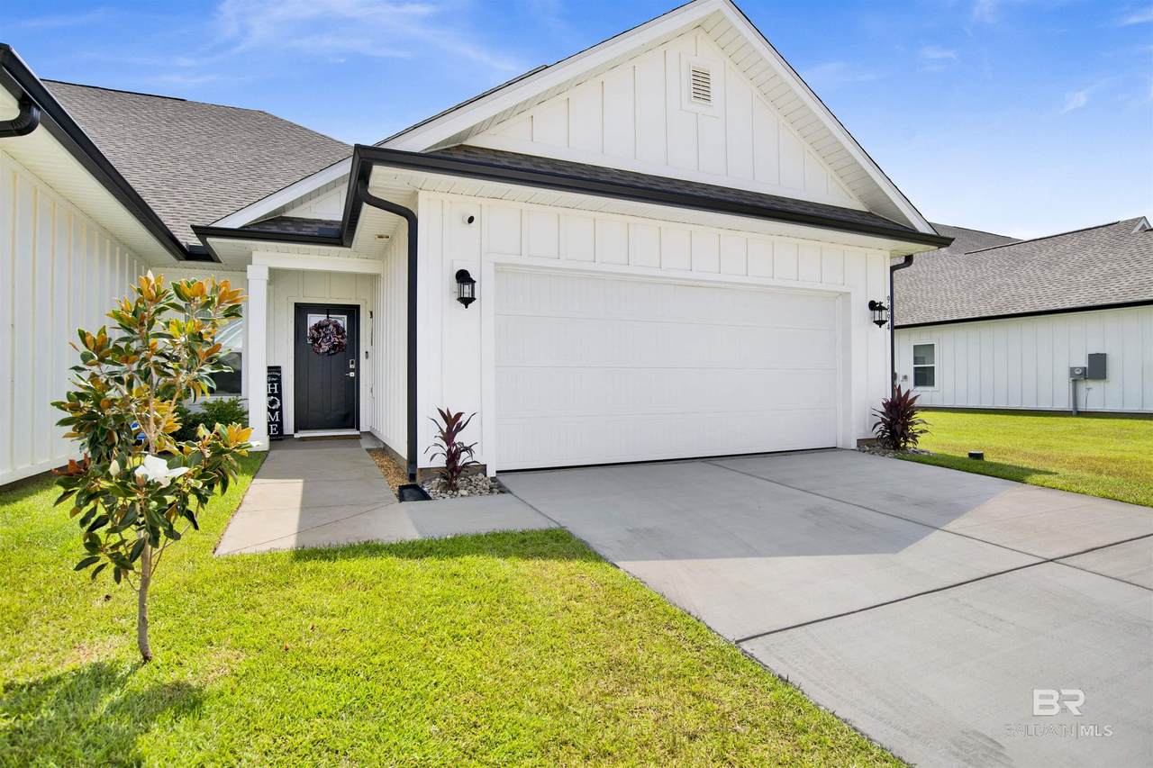 9894 Weller Cove - Photo 1