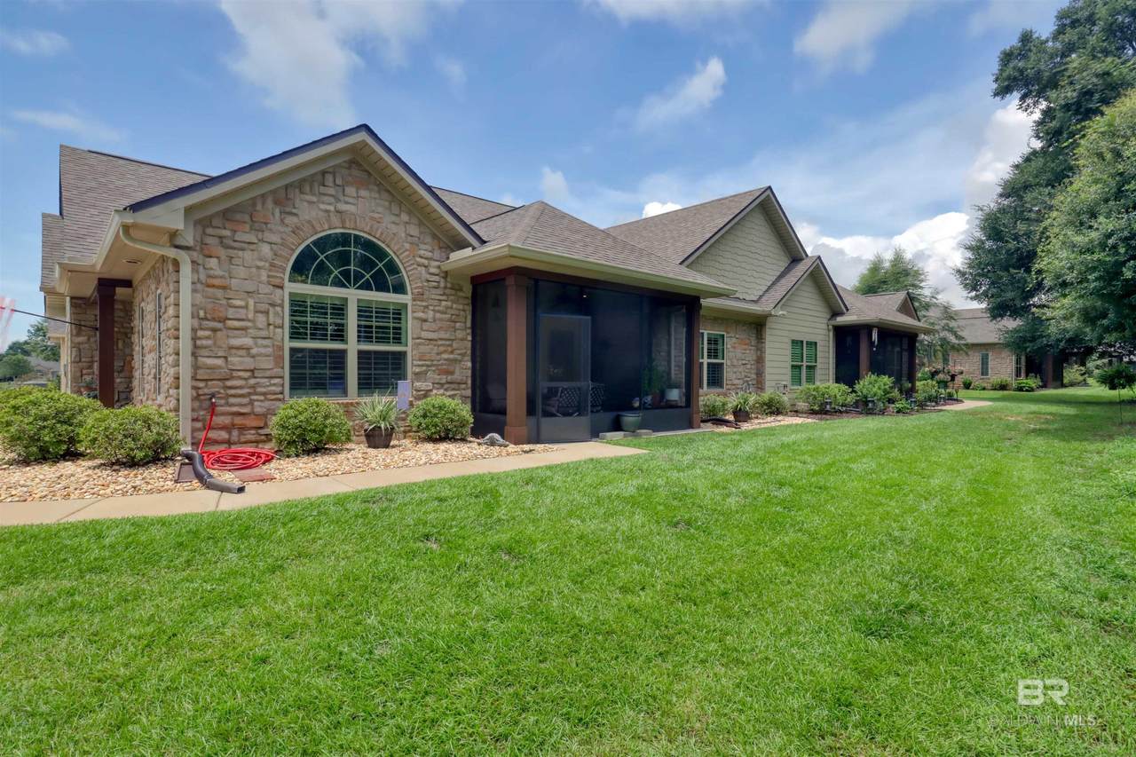 1004 Holmes Avenue - Photo 1