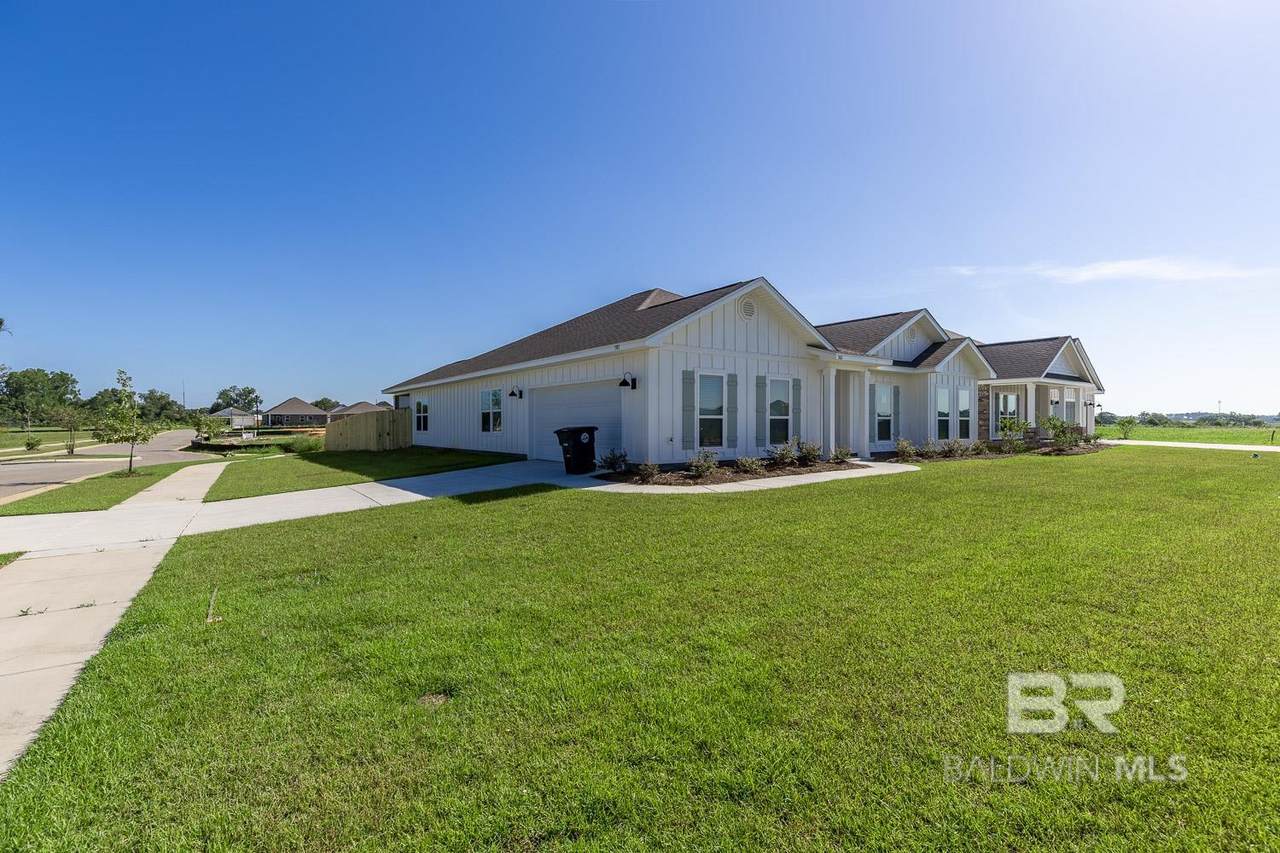 501 Huller Avenue - Photo 1