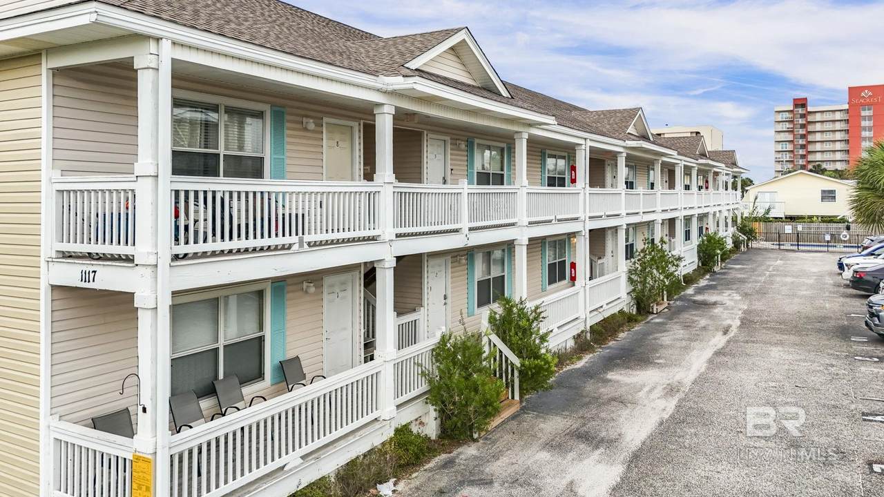 1117 Lagoon Avenue - Photo 1