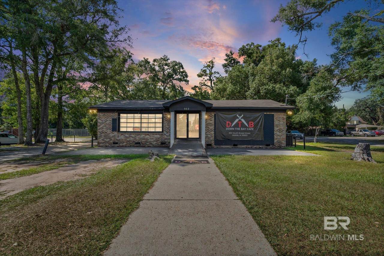 960 Broad Street - Photo 1