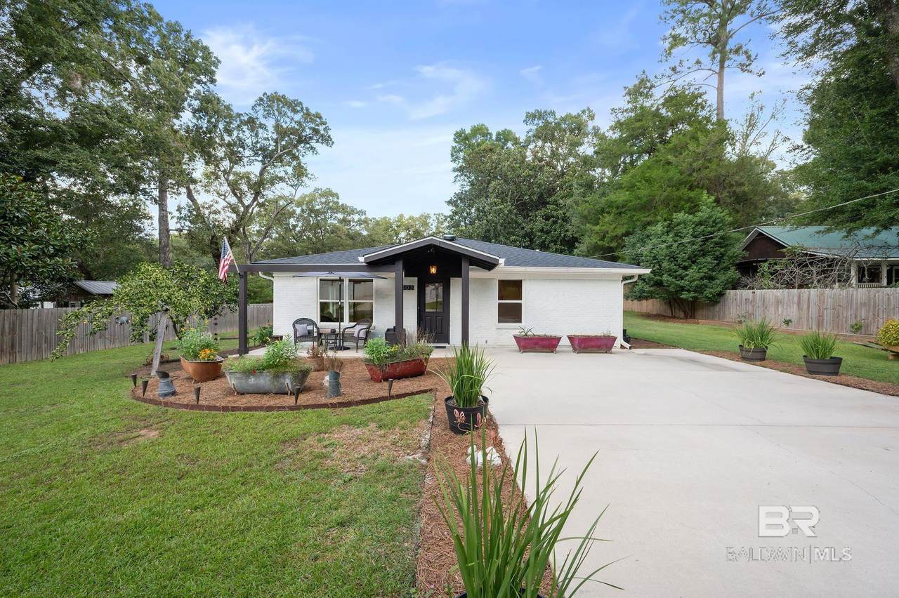 403 Church Avenue - Photo 1