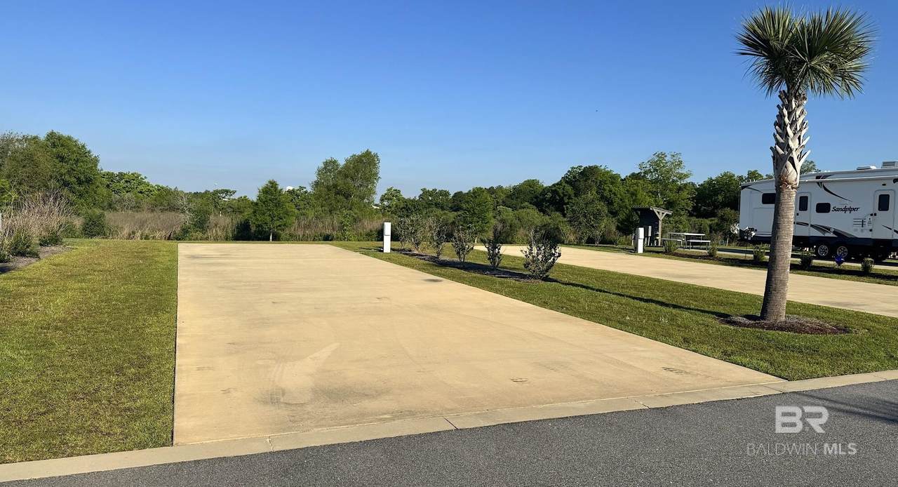 3059 Griswold Boulevard - Photo 1