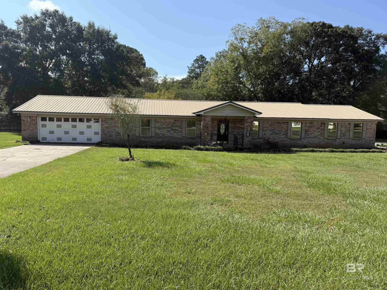 110 Woodmere Drive - Photo 1