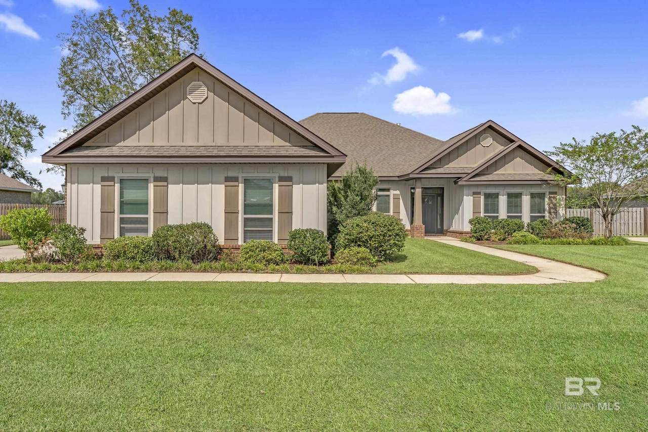 9811 Volterra Avenue - Photo 1