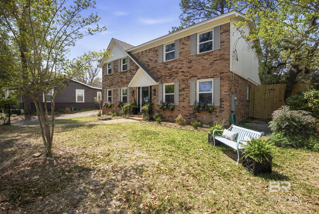 511 Wacker Lane - Photo 1