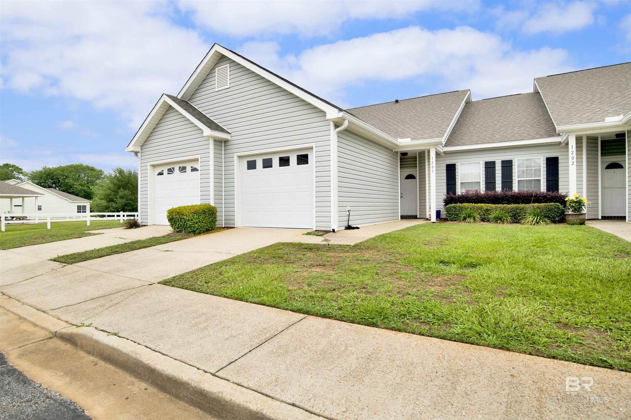 2651 Juniper Street - Photo 1