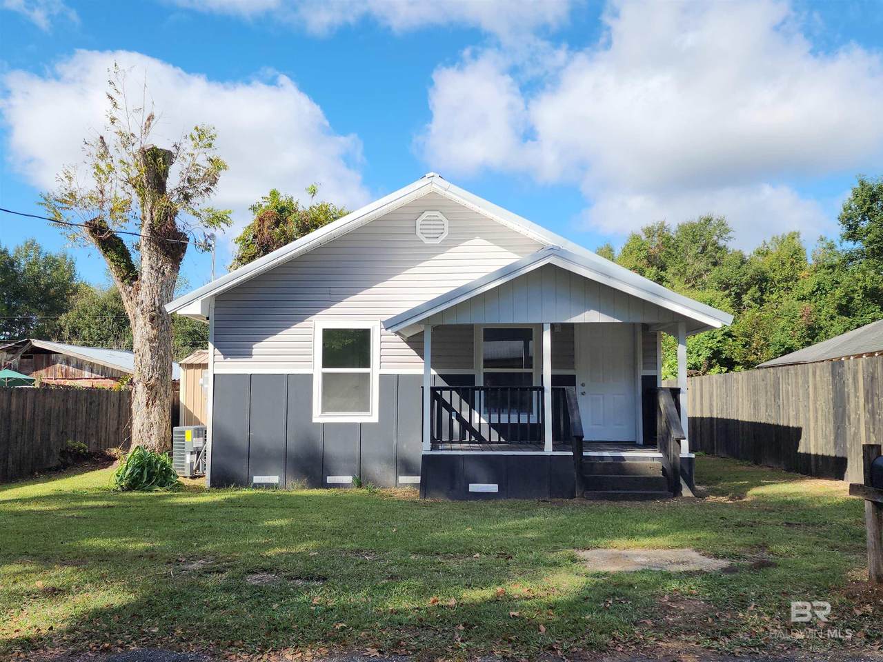213 Wilson Avenue - Photo 1