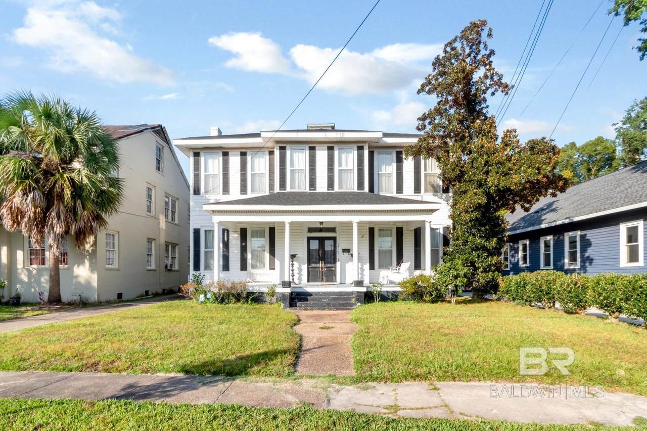 1858 Old Government Street - Photo 1