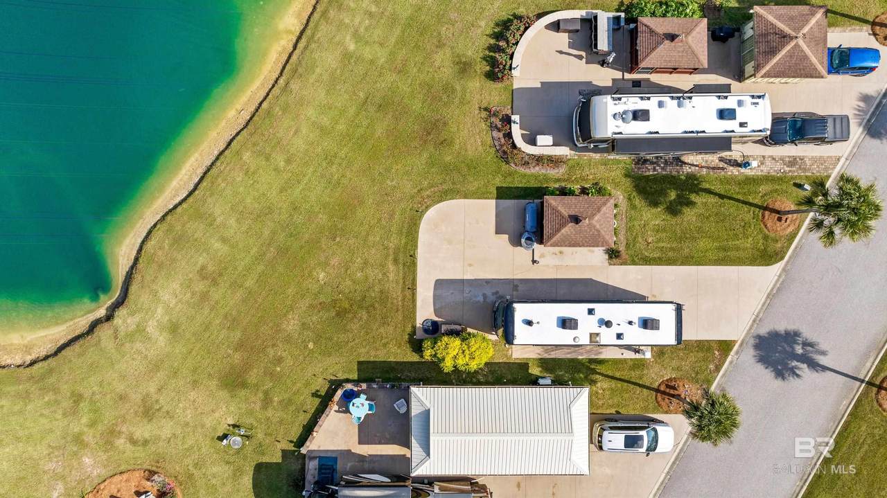709 Lago Way - Photo 1