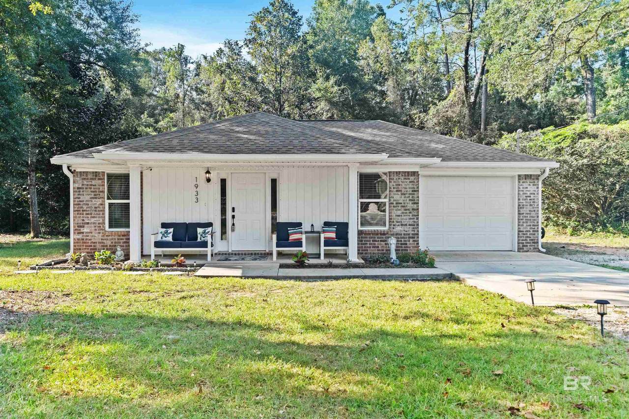 1933 Wildwood Place - Photo 1