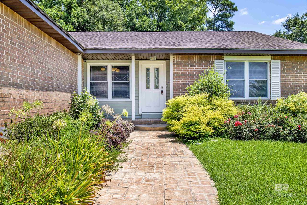 102 Lake Forest Boulevard - Photo 1