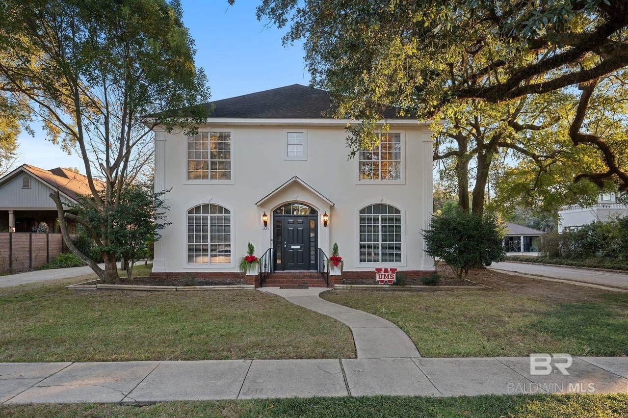 1825 Spring Hill Avenue - Photo 1