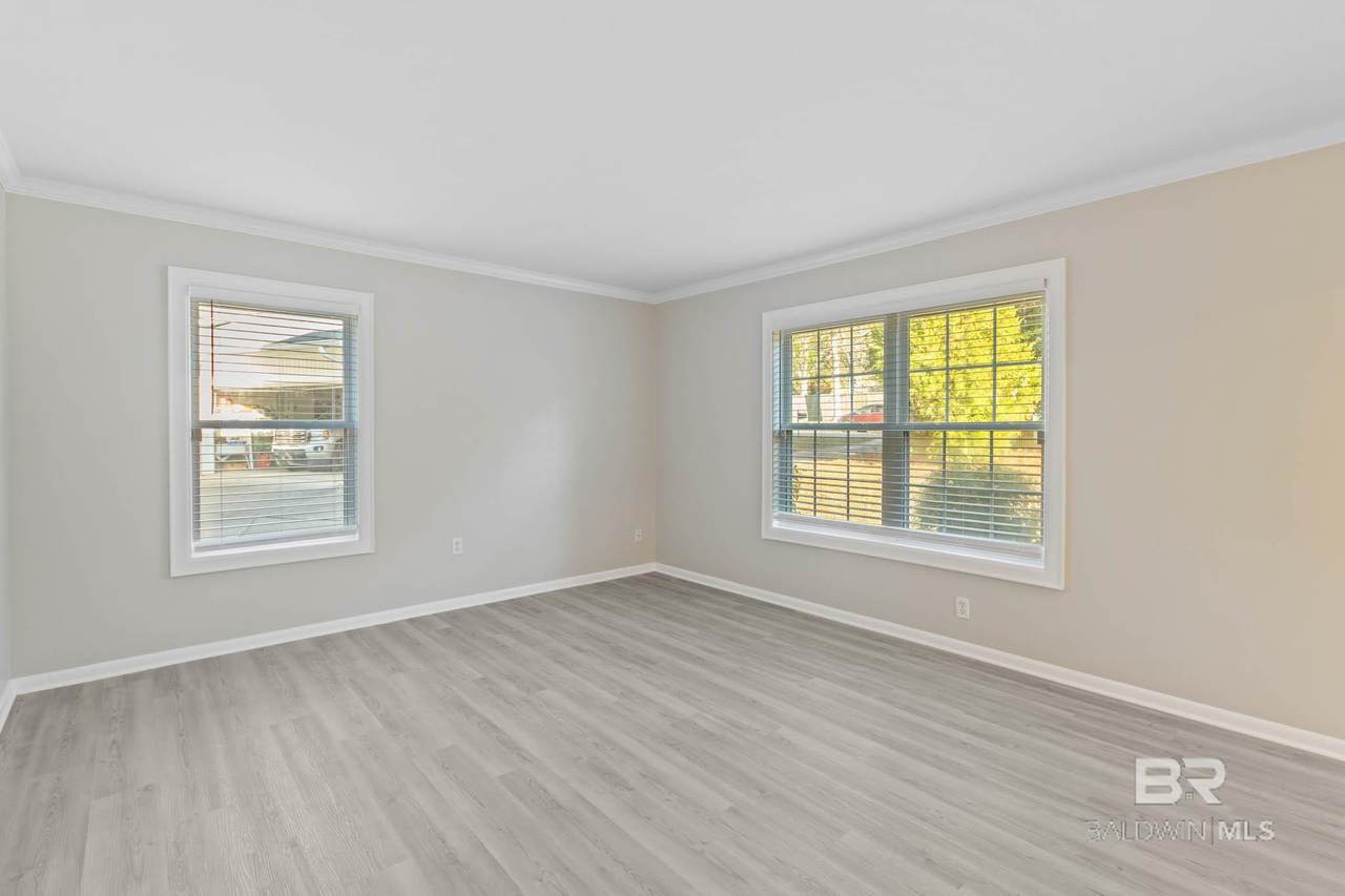 608 Southern Way - Photo 1