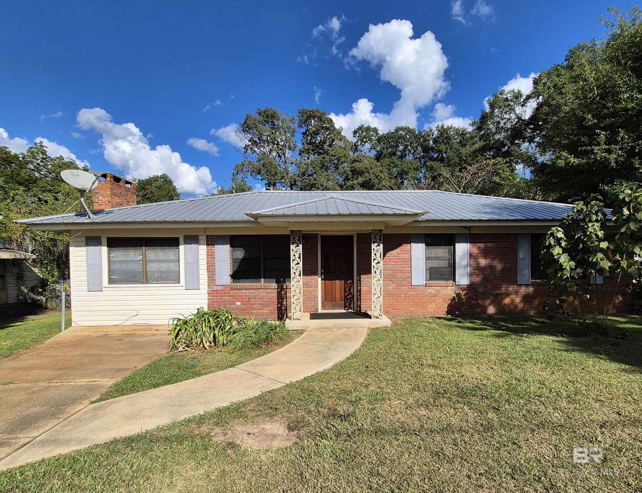 105 Elizabeth Street - Photo 1