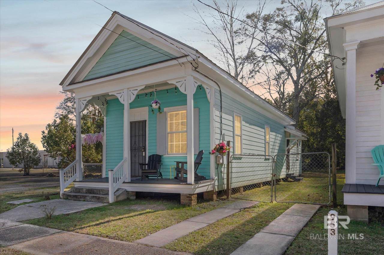 951 Montgomery Street - Photo 1