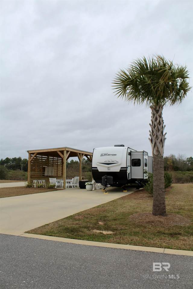 733 Vacation Circle - Photo 1
