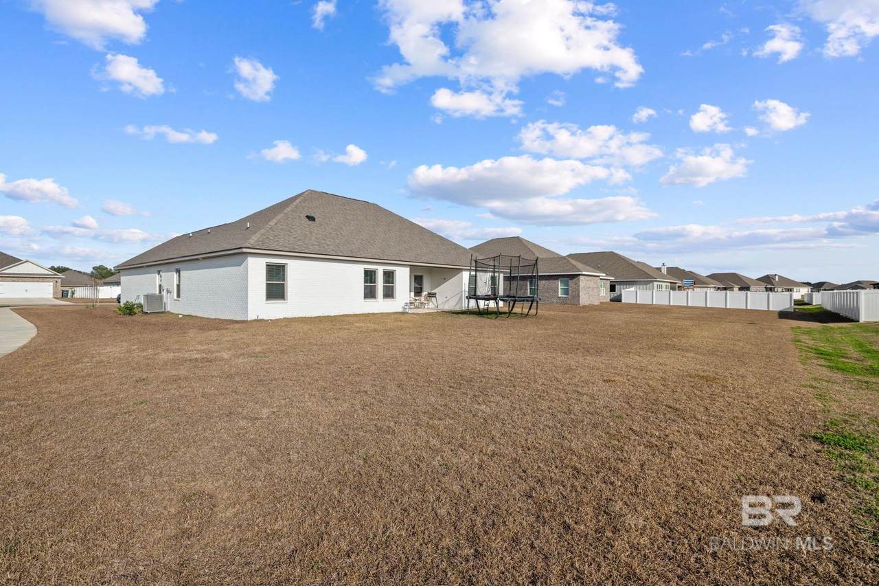 11006 Secretariat Boulevard - Photo 1