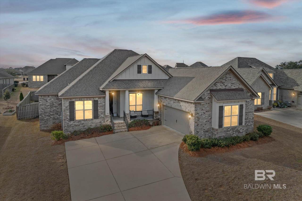 256 Garrison Boulevard - Photo 1