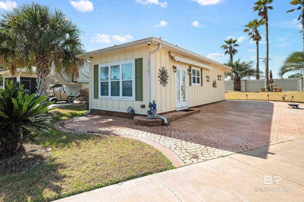 12143 Gateway Drive - Photo 1