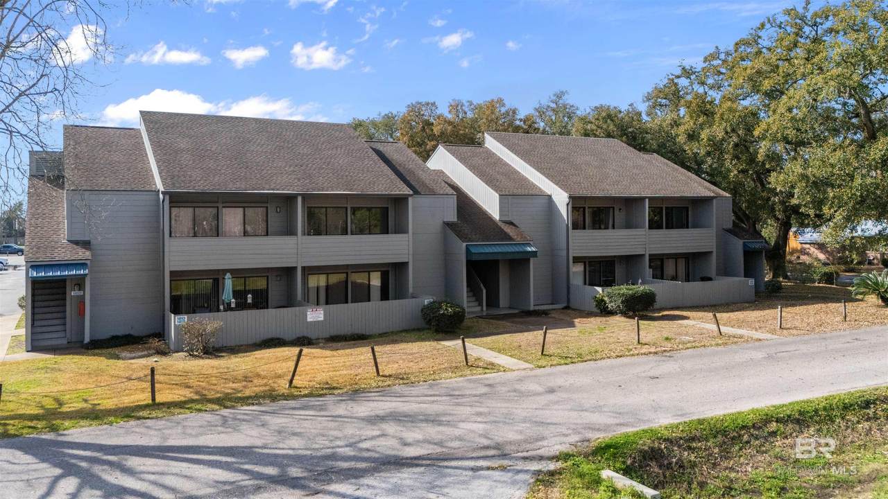 128 Satsuma Avenue - Photo 1