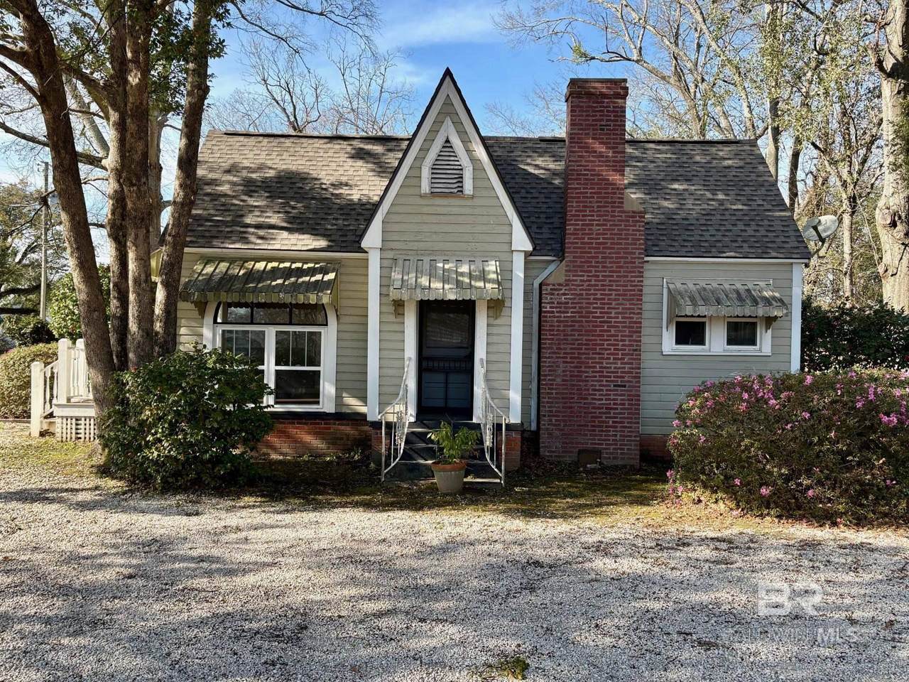 301 1st Street - Photo 1