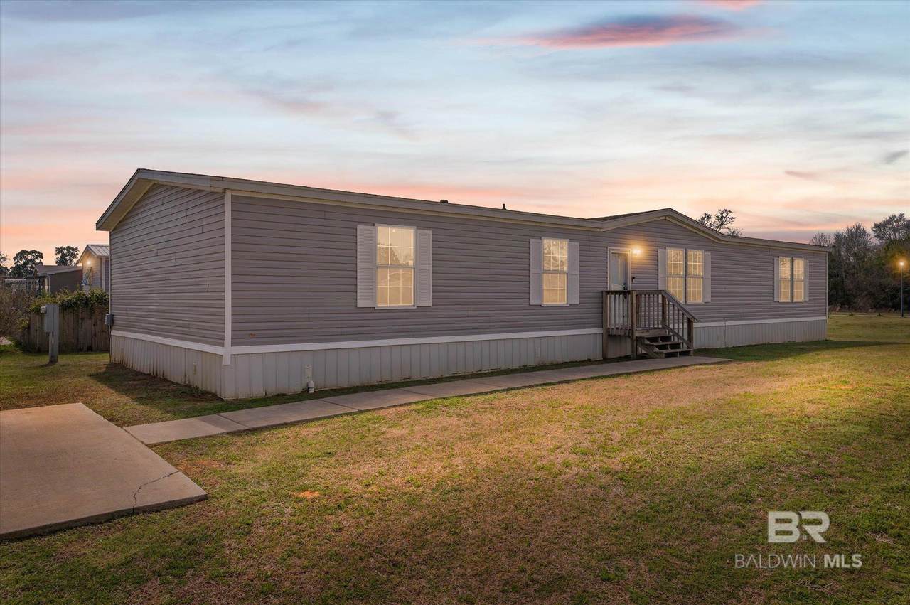 21601 Westside Loop - Photo 1