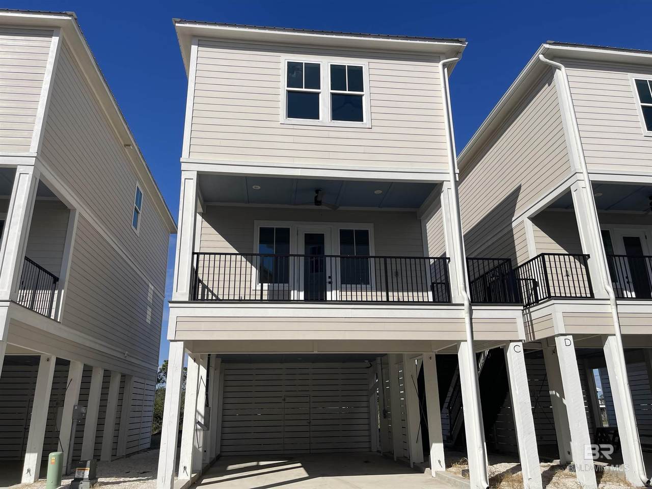 951 Lagoon Avenue - Photo 1
