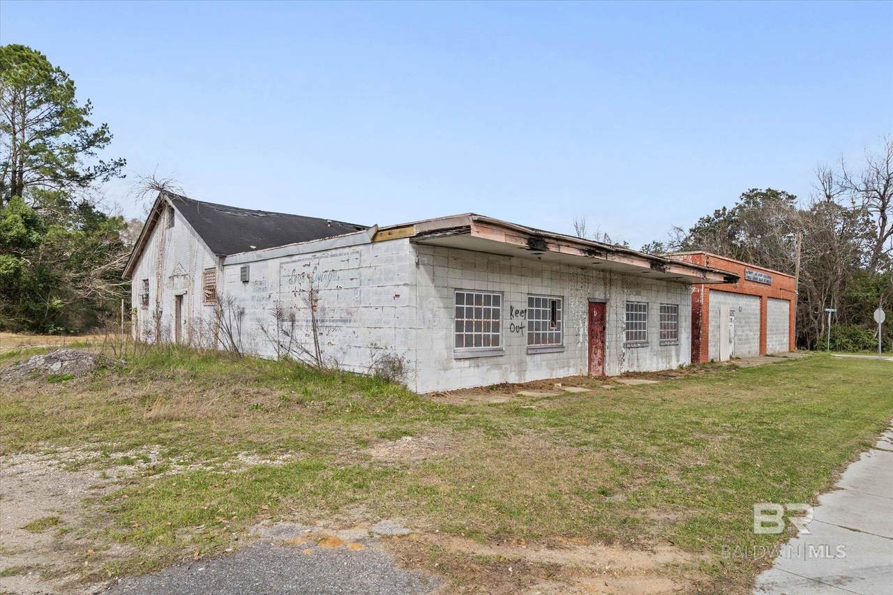 808 Wilson Avenue - Photo 1