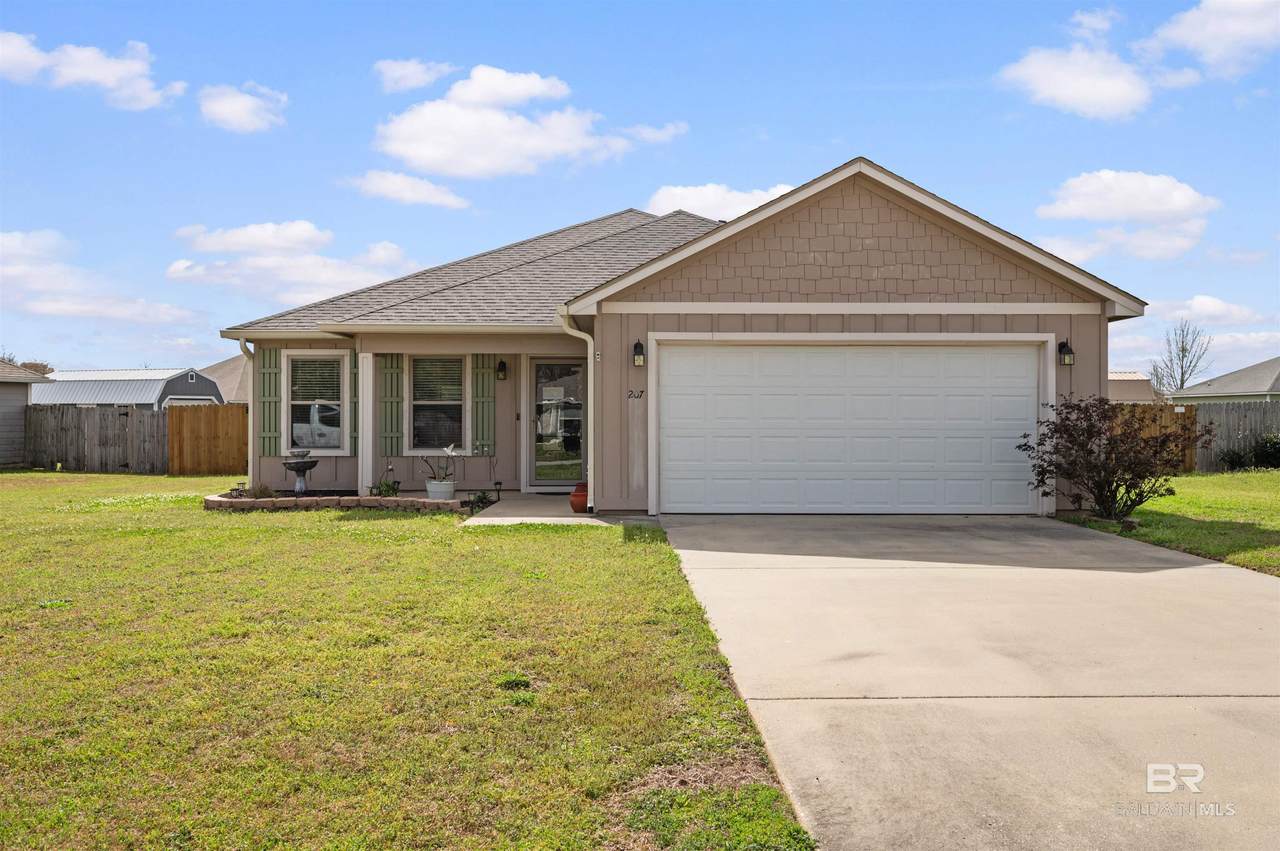 207 Lakefront Circle - Photo 1