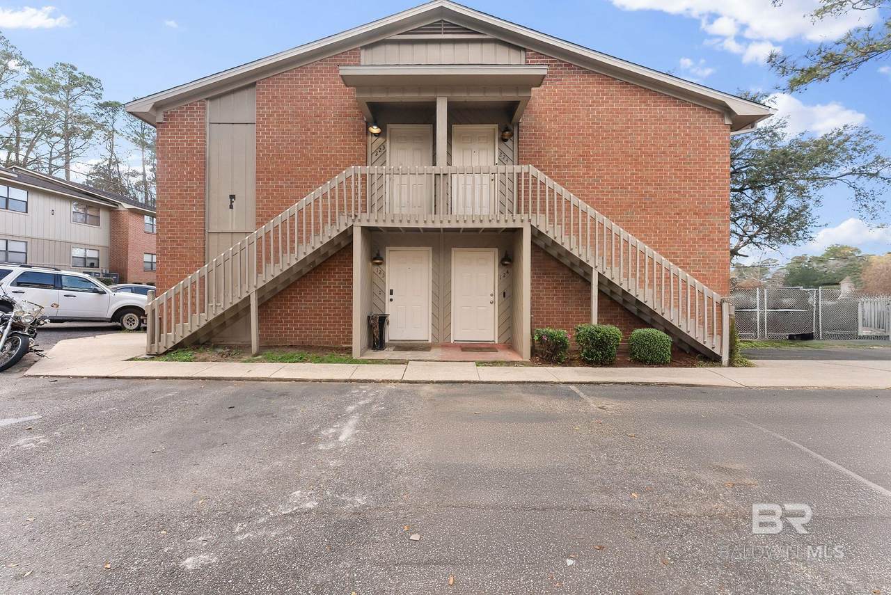 512 Lake Forest Boulevard - Photo 1