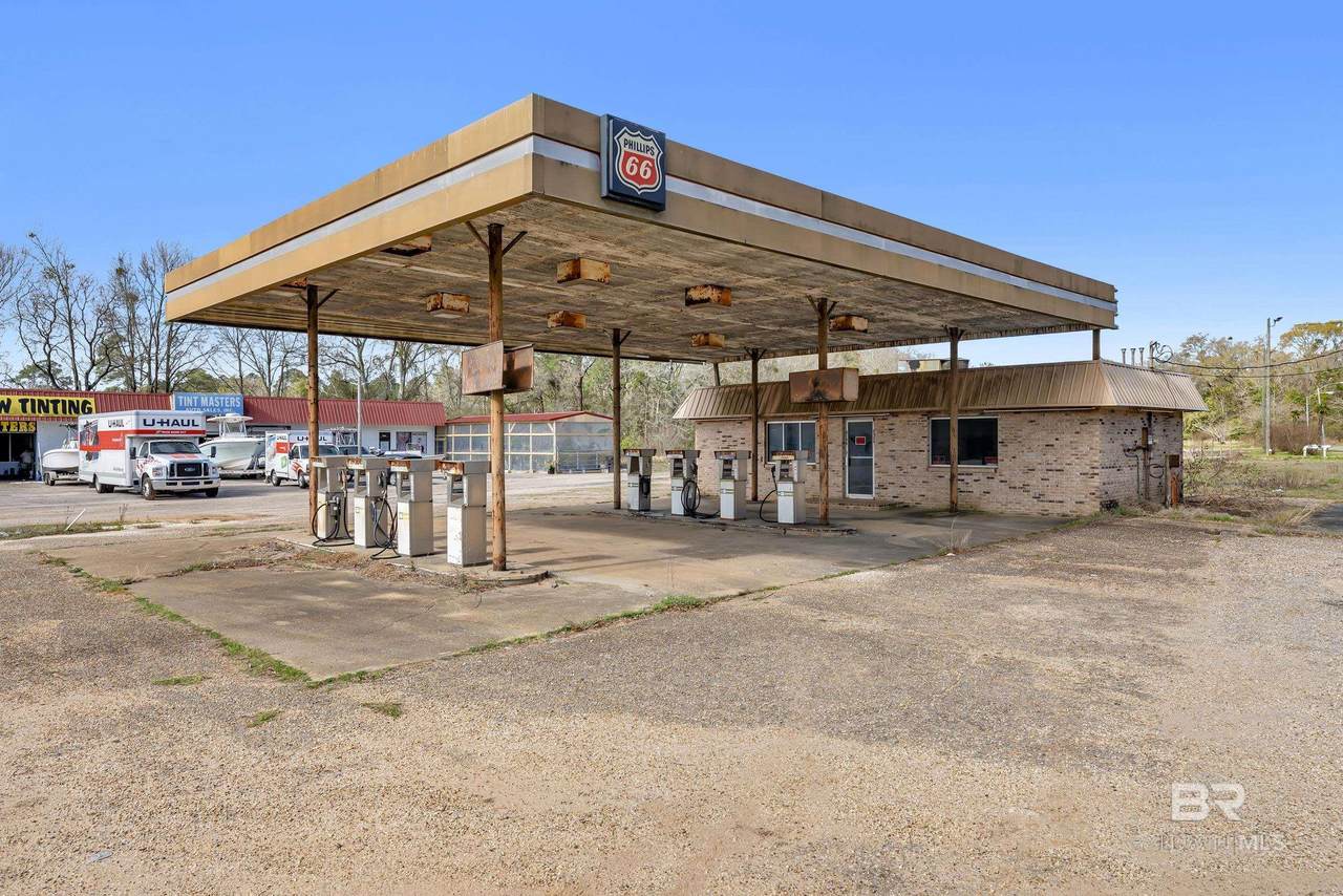 5906 Highway 90 - Photo 1