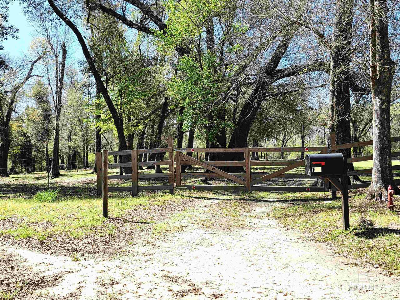 180 Tanner Lane - Photo 1