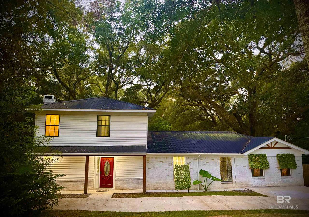 1302 Oak Street - Photo 1