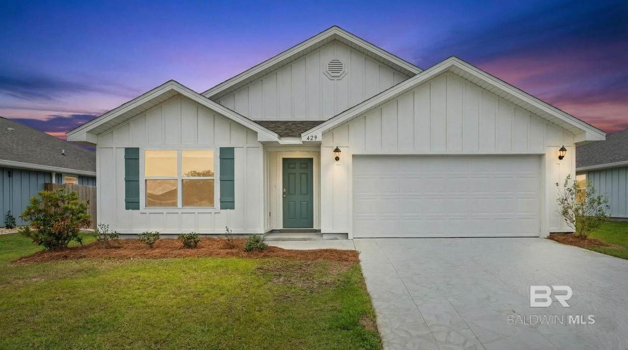 429 Winters Avenue - Photo 1