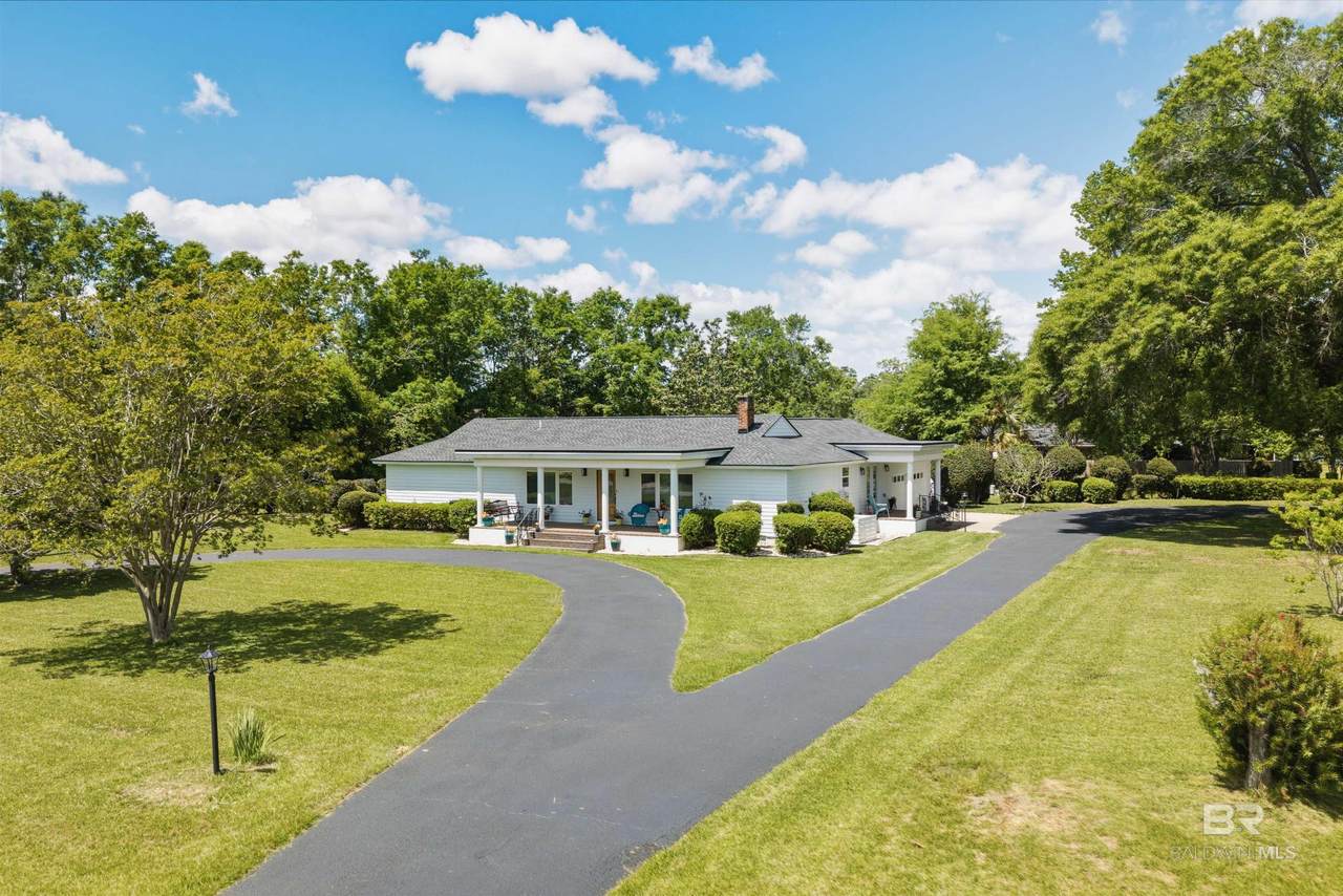 302 Satsuma Avenue - Photo 1
